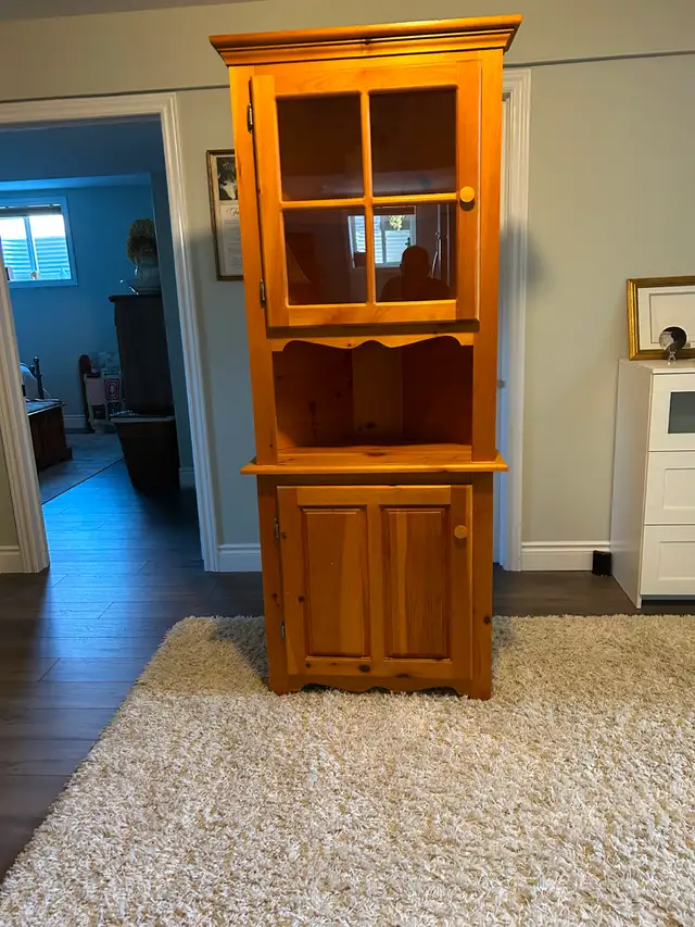 Conrer wall unit