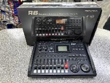 Zoom R8 Recorder/Interface & Controller Boxed