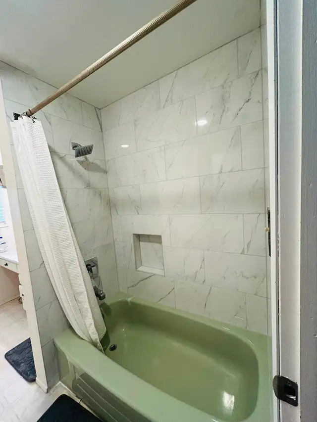 Furnished room for female student, close University April 1st - Photo 10