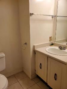 (한국인 환영) Private Basement Room for Rent – Bayview Village - Photo 3