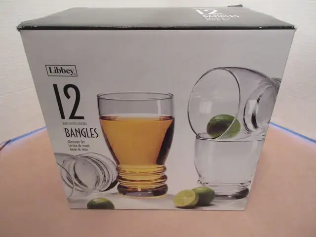 NEW: LIBBEY 12 PIECE GLASS SET IN ORIGINAL BOXAS PICTURED