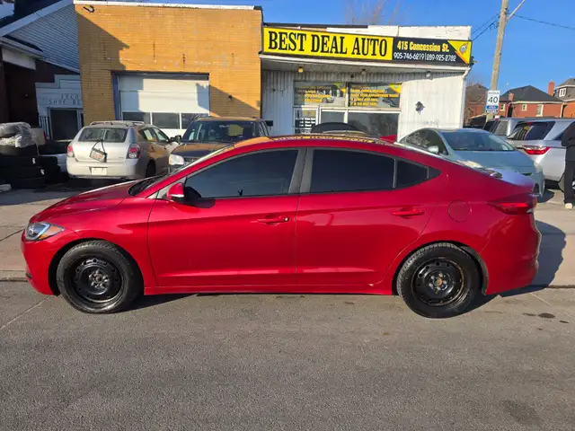 2017 Hyundai Elantra - Photo 4