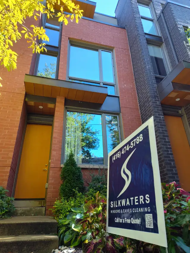 Toronto Window Cleaning Experts – Exterior, Interior, High-Rise