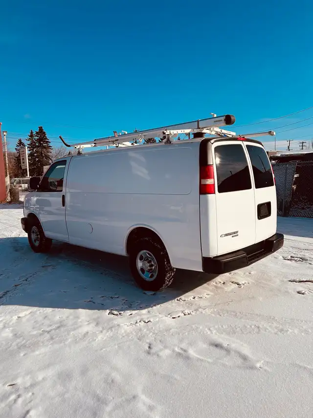 2012 Chev Express Cargo Van - Photo 4