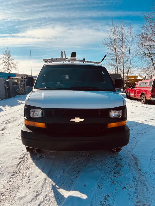 2012 Chev Express Cargo Van - Photo 6