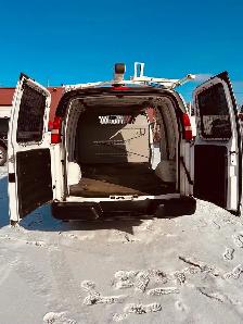 2012 Chev Express Cargo Van - Photo 10