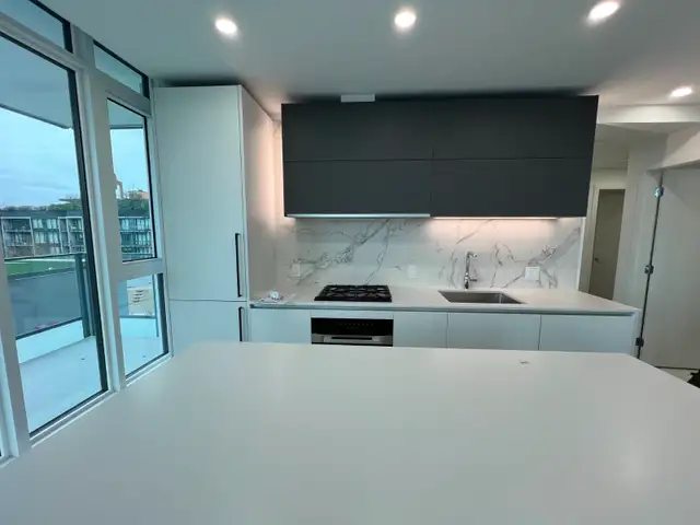 Brand New W68 – 1 BR   Den, 1 BA, 1 Parking For Rent