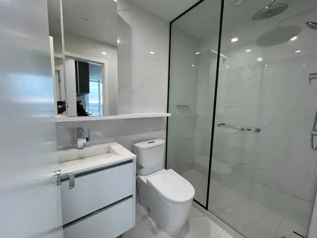 Brand New W68 – 1 BR   Den, 1 BA, 1 Parking For Rent - Photo 6