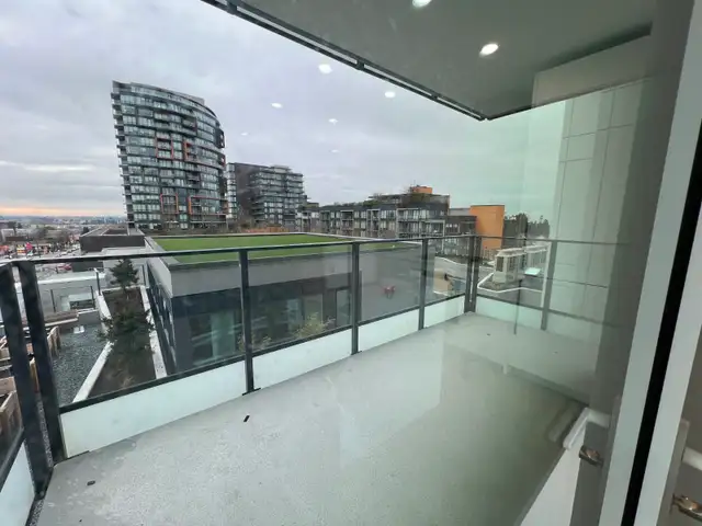 Brand New W68 – 1 BR   Den, 1 BA, 1 Parking For Rent - Photo 7