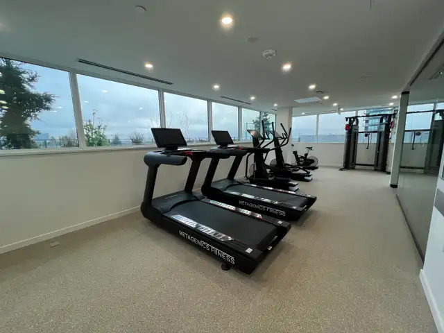 Brand New W68 – 1 BR   Den, 1 BA, 1 Parking For Rent - Photo 9