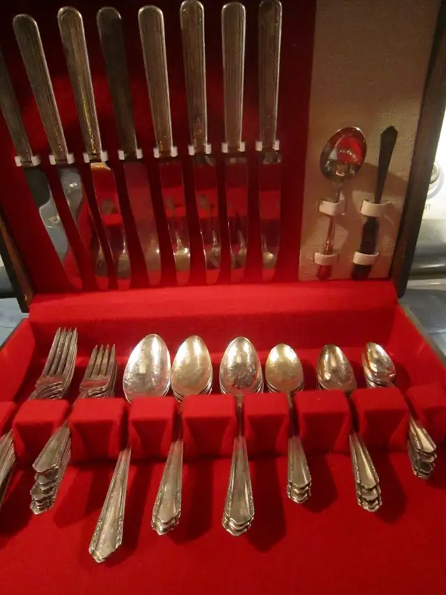 #67-79B  MALIBU silverware set for 8 - Photo 2