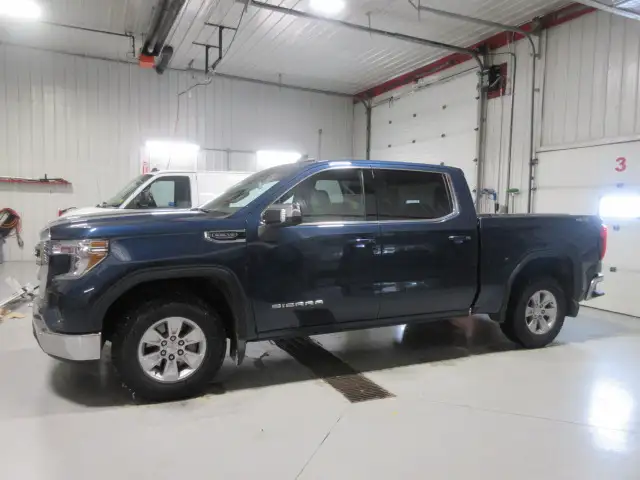 2022 GMC Sierra 1500 SLE Crew Cab V8 4X4