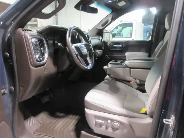 2022 GMC Sierra 1500 SLE Crew Cab V8 4X4 - Photo 5