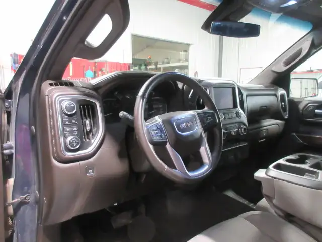 2022 GMC Sierra 1500 SLE Crew Cab V8 4X4 - Photo 6