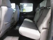 2022 GMC Sierra 1500 SLE Crew Cab V8 4X4 - Photo 8