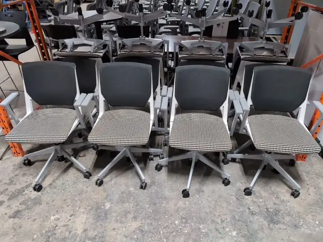 Haworth Very meeting room chairs 16 pcs $149.99 each excel condi - Photo 2