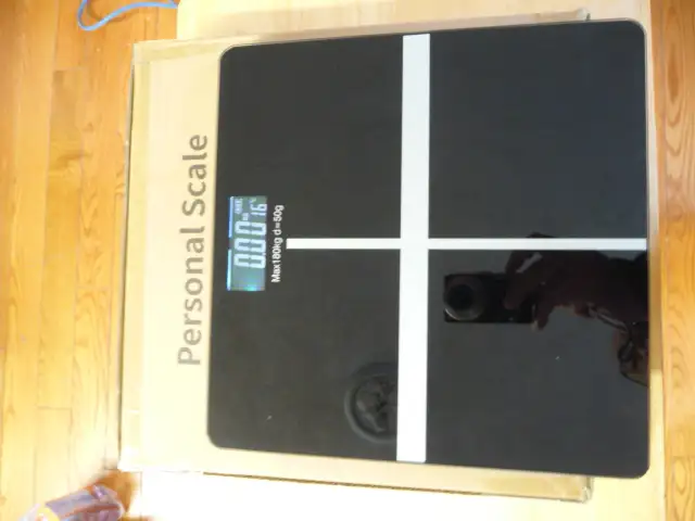 Digital Bathroom Scales with Temperature & Battery Indicators, B - Photo 3