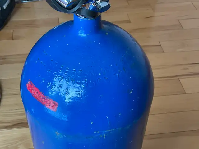 Steel Scuba Gas Tank. - Photo 2