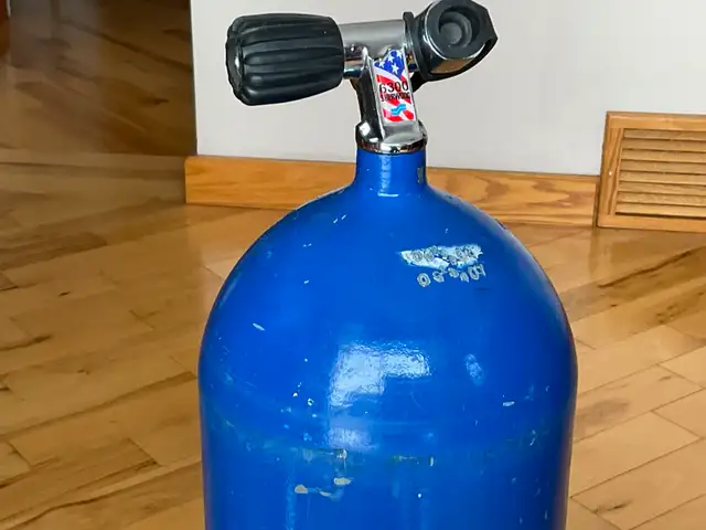 Steel Scuba Gas Tank. - Photo 4