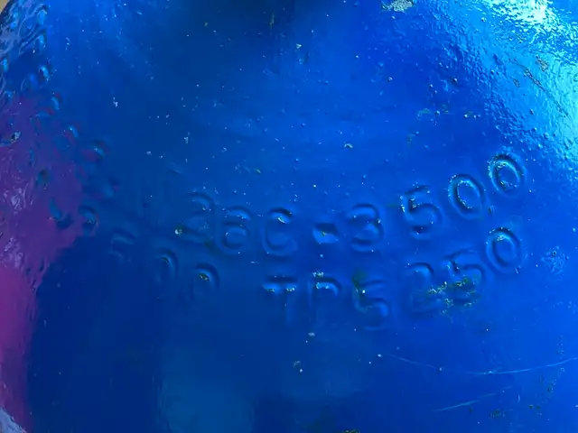 Steel Scuba Gas Tank. - Photo 6