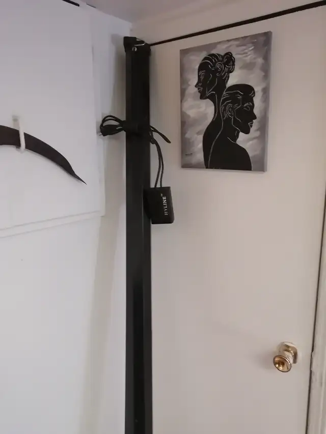 Retractable awning 76  in long and 4 ft deep - Photo 3