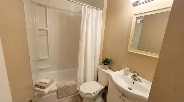 Renovated 2BR on York St, London, $1,450   Hydro, 2 Months Free - Photo 5