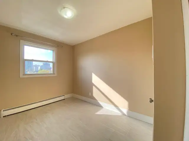 Renovated 2BR on York St, London, $1,450   Hydro, 2 Months Free - Photo 8