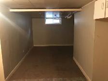 Espace de rangement à louer, chauffé/sécurisé 213 des pins E.