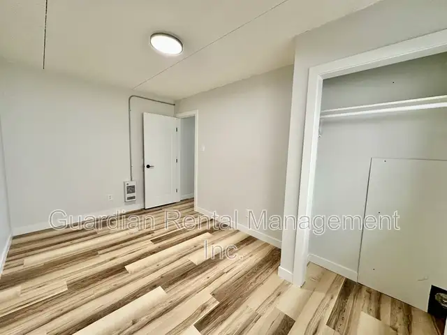 3 Bedroom, 1 Bath Unit - 141A Frederica St. E St. Unit 2 - $1995 - Photo 5