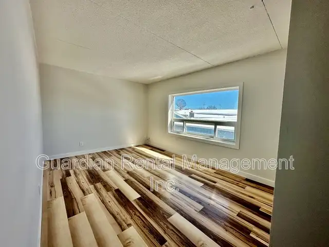 3 Bedroom, 1 Bath Unit - 141A Frederica St. E St. Unit 2 - $1995 - Photo 6