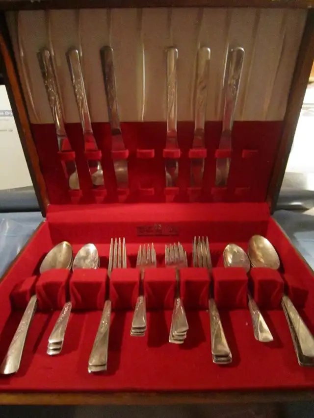 #79-114D  REVELATION silverware set for 6 - Photo 2