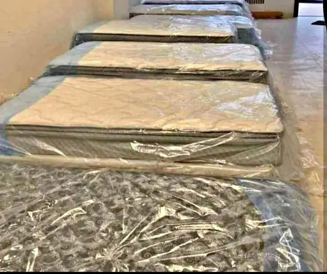 Comfortable KING MATTRESS available on clearance sale - Photo 4