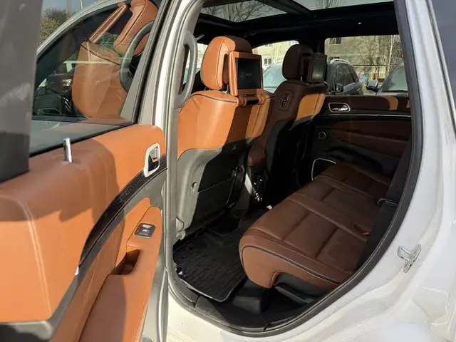 2019 Jeep Grand Cherokee Summit - Photo 9