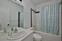Great space and location 3 Bed 2 bath upper unit for rent! - Photo 4