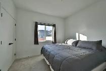 Great space and location 3 Bed 2 bath upper unit for rent! - Photo 6