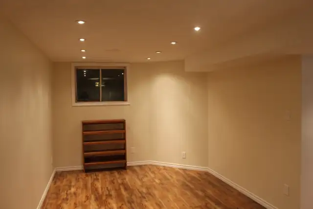 SOUTHEND 2 BEDROOMS LEGAL BASEMENT APT-  AVAILABLE FROM MAY 2026 - Photo 3