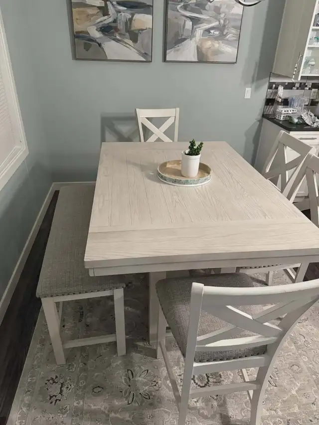 Dining Room Set 'Brand New'