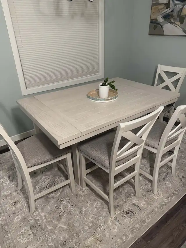 Dining Room Set 'Brand New' - Photo 2