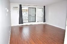 SPACIOUS – RENOVATED – PET FRIENDLY - Photo 2