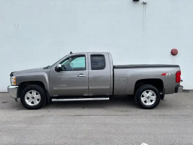 2013 Chevrolet Silverado 1500 LT 4WD Z71 EXTENDED CAB 1 OWNER-TO - Photo 2