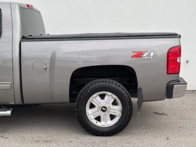 2013 Chevrolet Silverado 1500 LT 4WD Z71 EXTENDED CAB 1 OWNER-TO - Photo 3