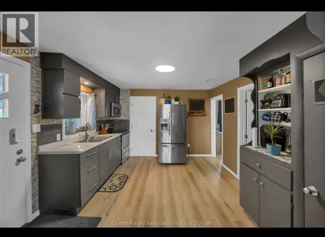279,900! Two Bed / One bath home! - Photo 5