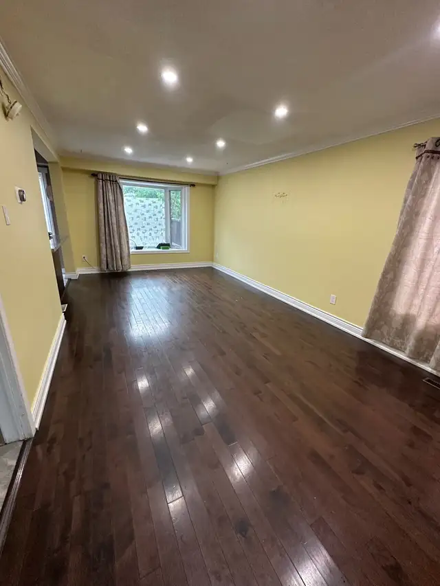 3 Bedrooms House For Rent- Brampton - Photo 5