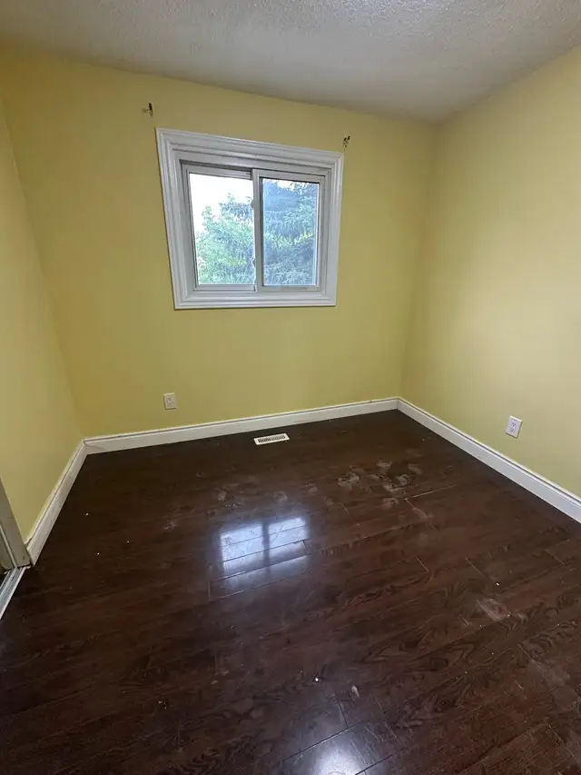 3 Bedrooms House For Rent- Brampton - Photo 10