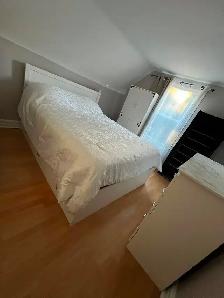 May 1st,Private furnished room,in 3-bed apt,HighPark-Keele/Bloor - Photo 5