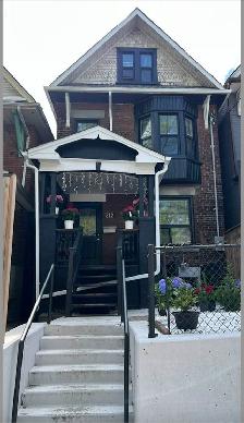 May 1st,Private furnished room,in 3-bed apt,HighPark-Keele/Bloor - Photo 10