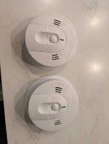 2 X Smoke and Carbon Monoxide Detectors Battery Operated