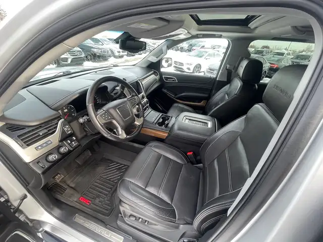 2020 GMC Yukon XL Denali/4WD/NAVI/B.CAM/DVD/LEATHER/SUNROOF - Photo 16