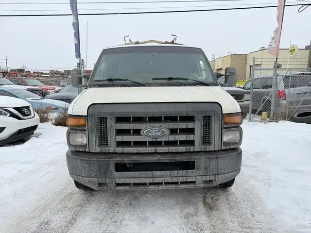2013 Ford Econoline E-250 Cargo Van, 4.6L, V8, Clean Carfax, Mas - Photo 2