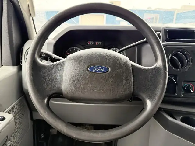 2013 Ford Econoline E-250 Cargo Van, 4.6L, V8, Clean Carfax, Mas - Photo 16